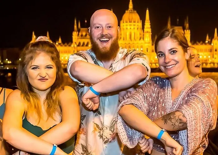 אכסניה Grandio Party *